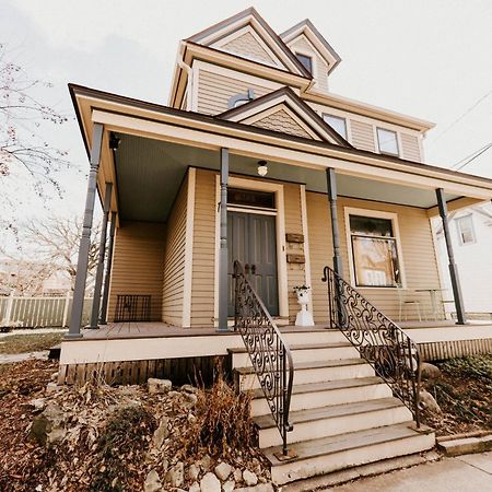 Апартаменты Retro Gem Box Victorian Steps From Irvine Park Сент-Пол Экстерьер фото