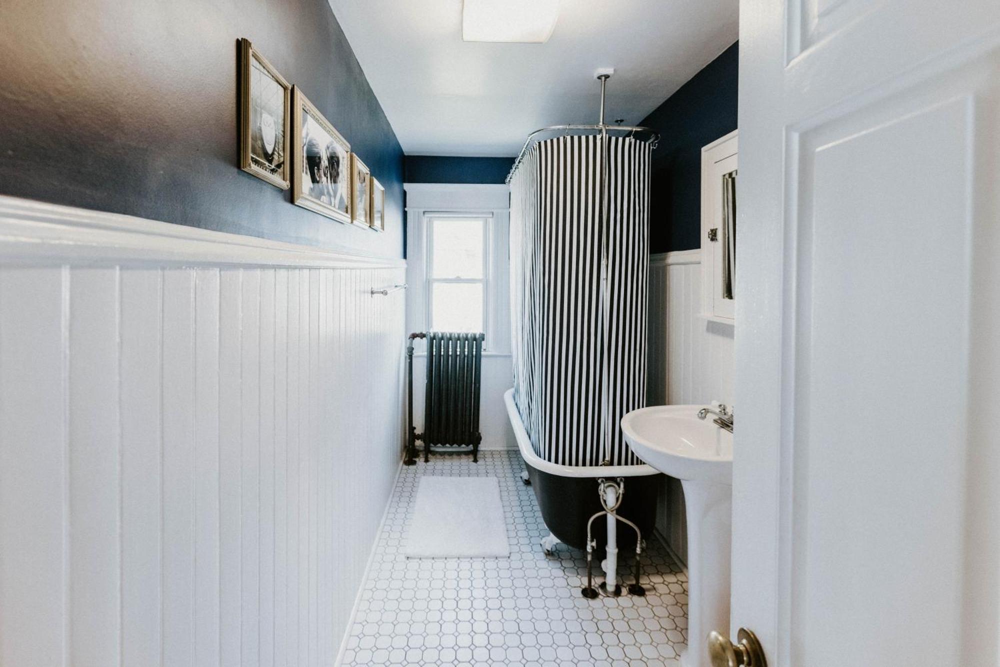 Апартаменты Retro Gem Box Victorian Steps From Irvine Park Сент-Пол Экстерьер фото