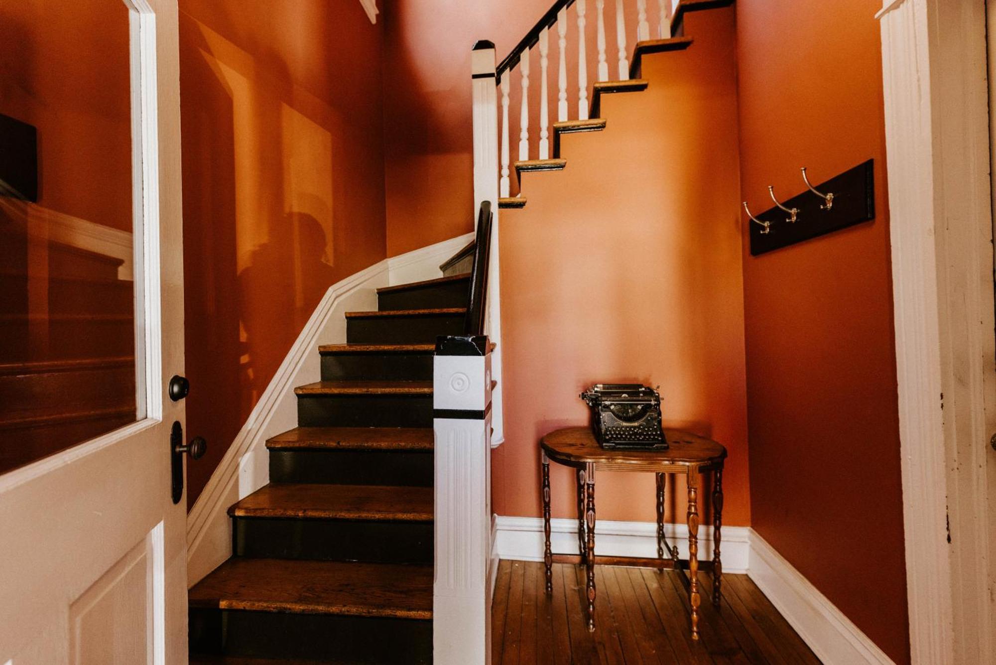 Апартаменты Retro Gem Box Victorian Steps From Irvine Park Сент-Пол Экстерьер фото
