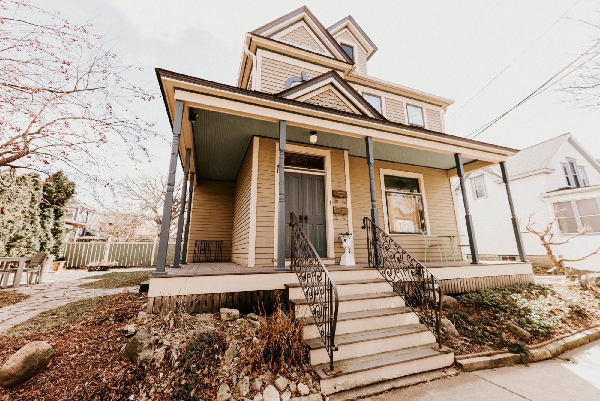 Апартаменты Retro Gem Box Victorian Steps From Irvine Park Сент-Пол Экстерьер фото